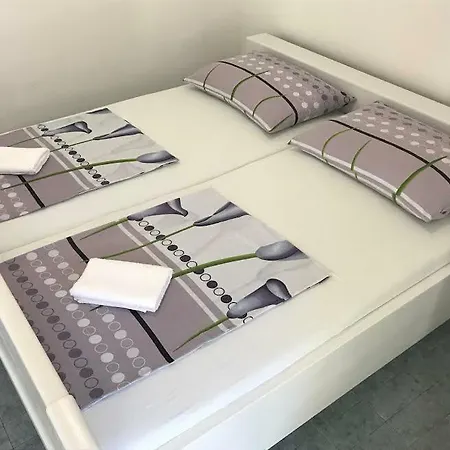 Apartman Josic 1 *